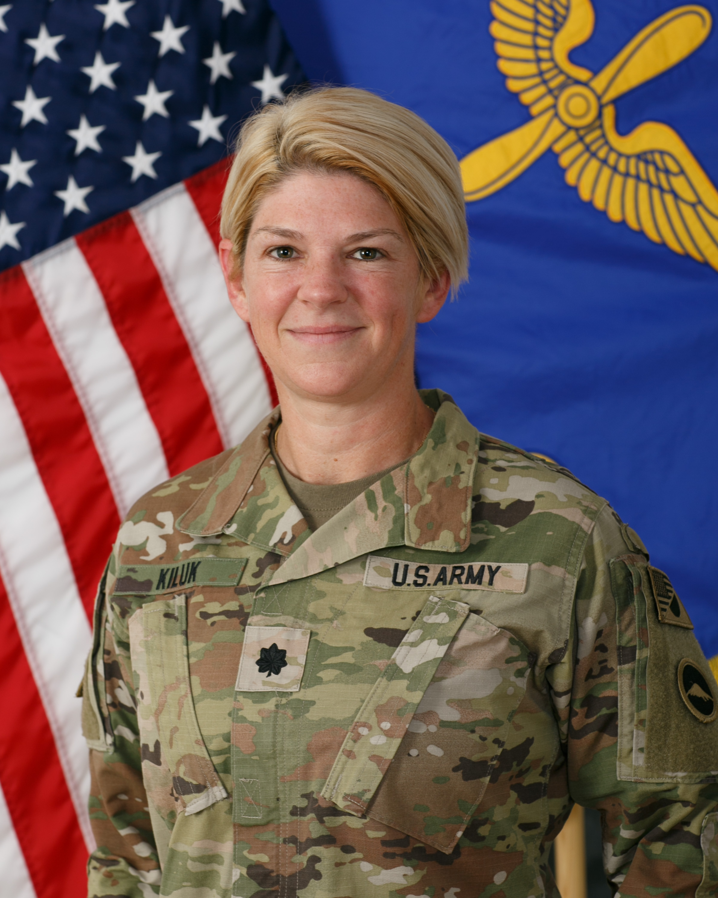 COMMANDER COMMANDER